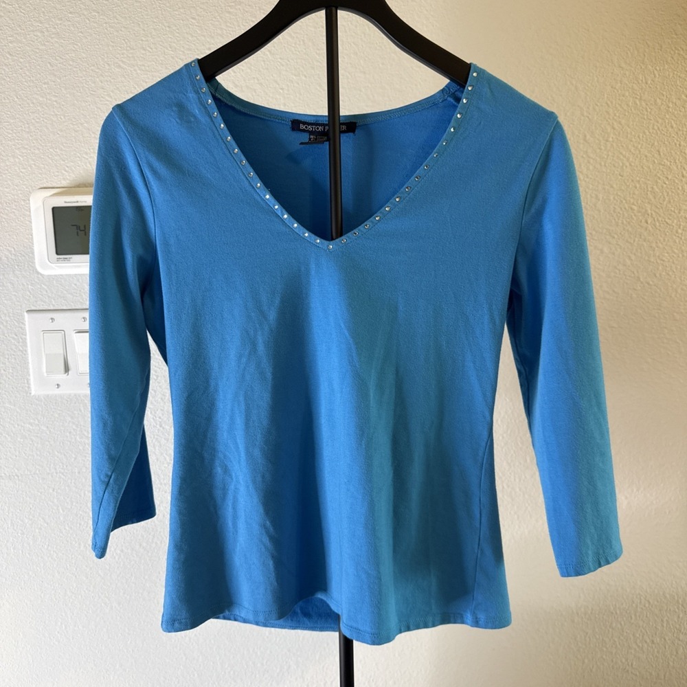 Boston Proper Women's V-Neck Knit Blouse Studded Collar Blue Size Small